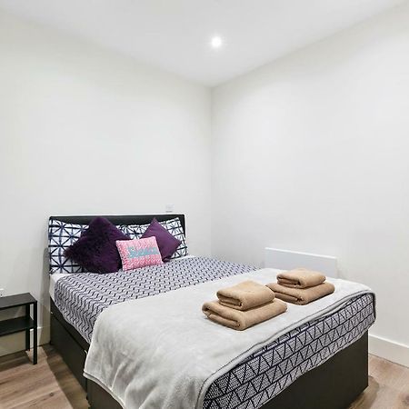 Mondial Apartments At Heathrow Harmondsworth Екстер'єр фото