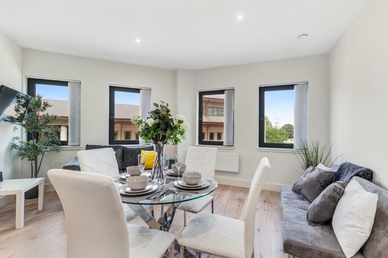 Mondial Apartments At Heathrow Harmondsworth Екстер'єр фото