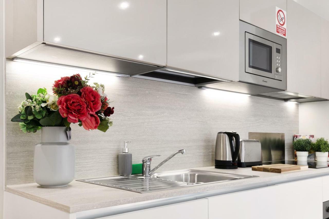 Mondial Apartments At Heathrow Harmondsworth Екстер'єр фото