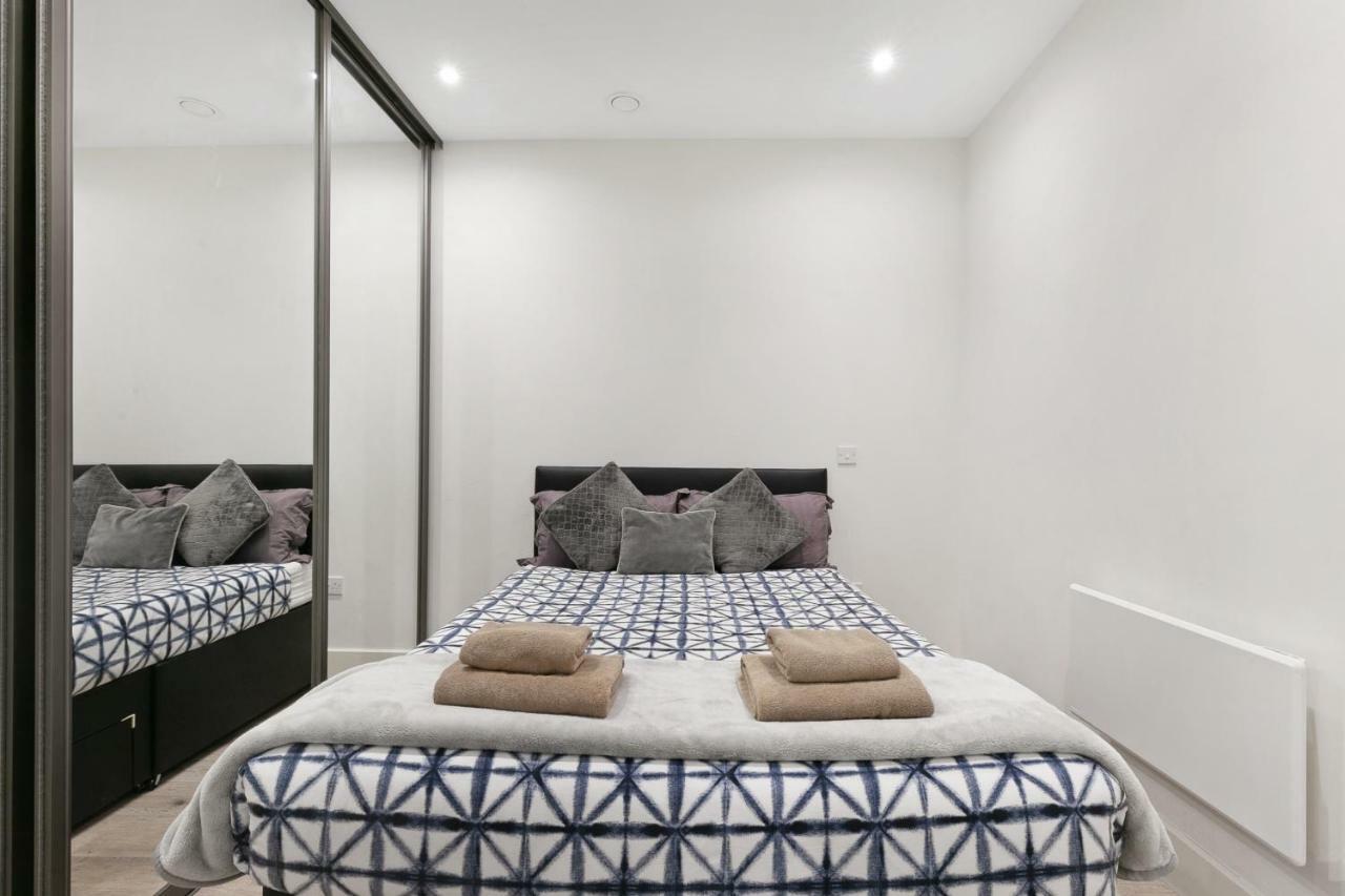 Mondial Apartments At Heathrow Harmondsworth Екстер'єр фото