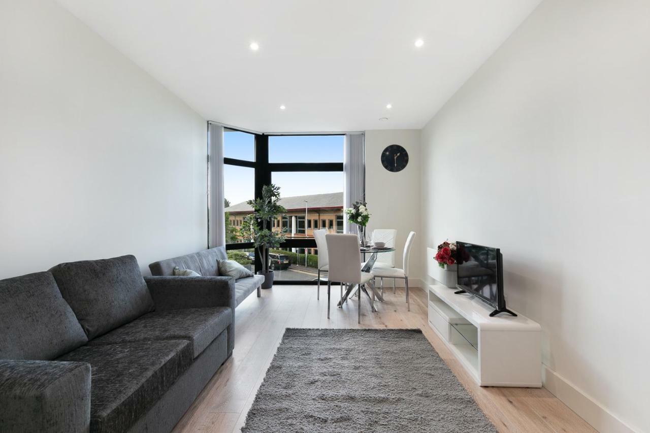 Mondial Apartments At Heathrow Harmondsworth Екстер'єр фото
