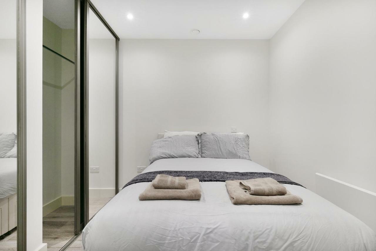 Mondial Apartments At Heathrow Harmondsworth Екстер'єр фото