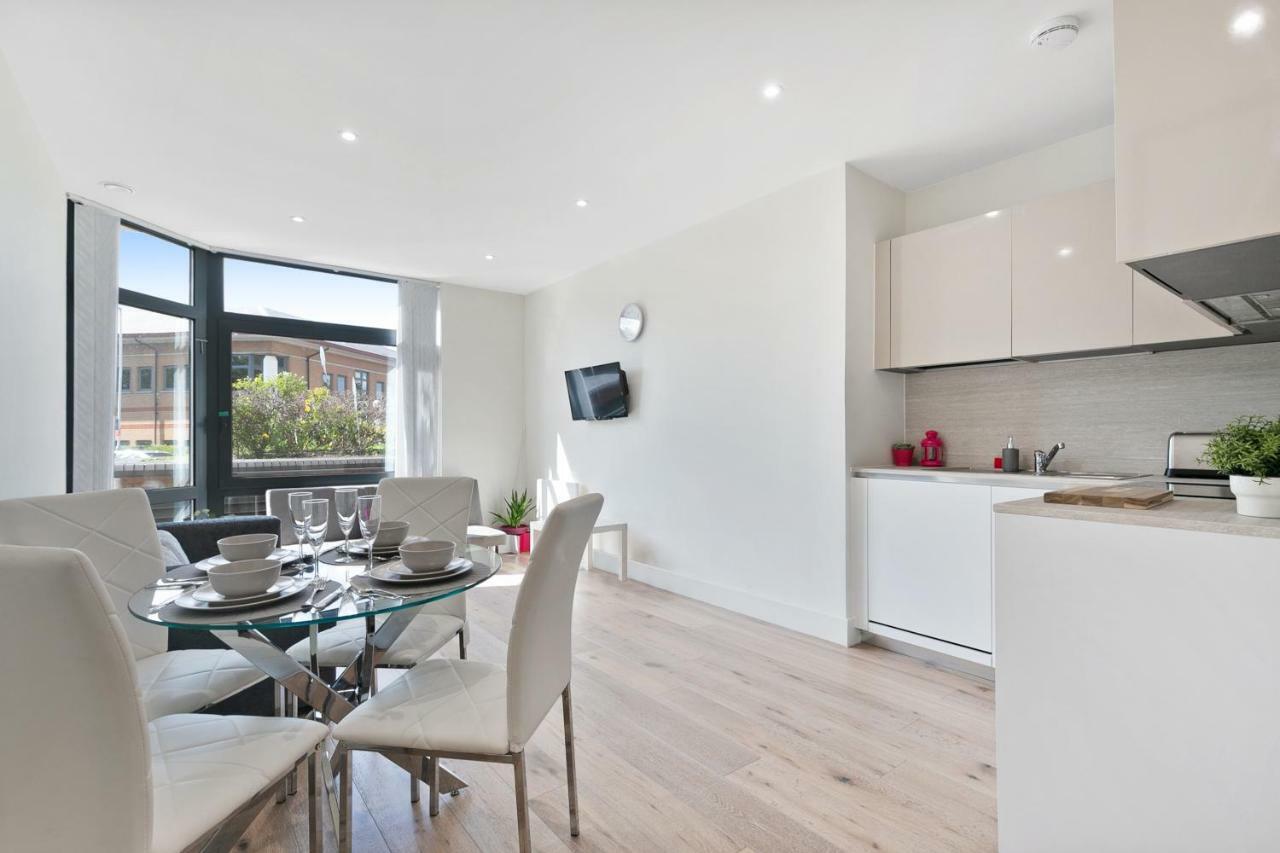 Mondial Apartments At Heathrow Harmondsworth Екстер'єр фото