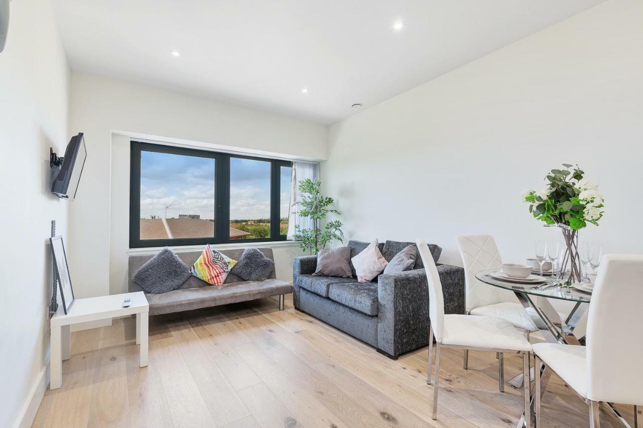 Mondial Apartments At Heathrow Harmondsworth Екстер'єр фото