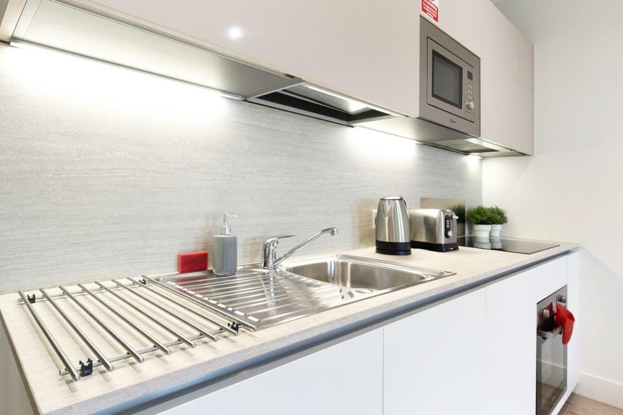 Mondial Apartments At Heathrow Harmondsworth Екстер'єр фото