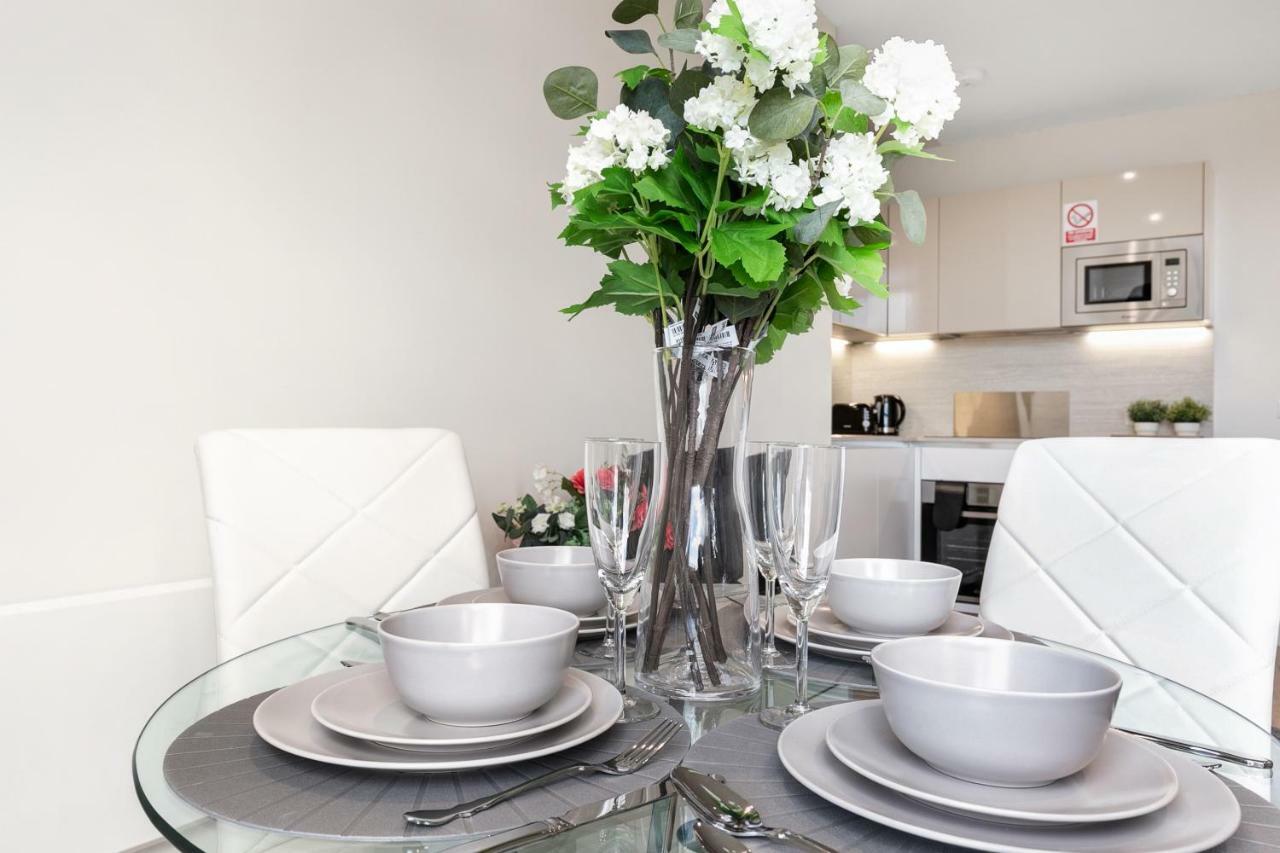 Mondial Apartments At Heathrow Harmondsworth Екстер'єр фото