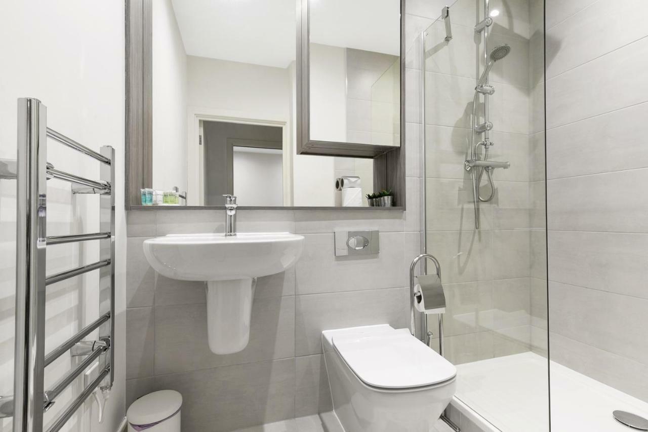Mondial Apartments At Heathrow Harmondsworth Екстер'єр фото