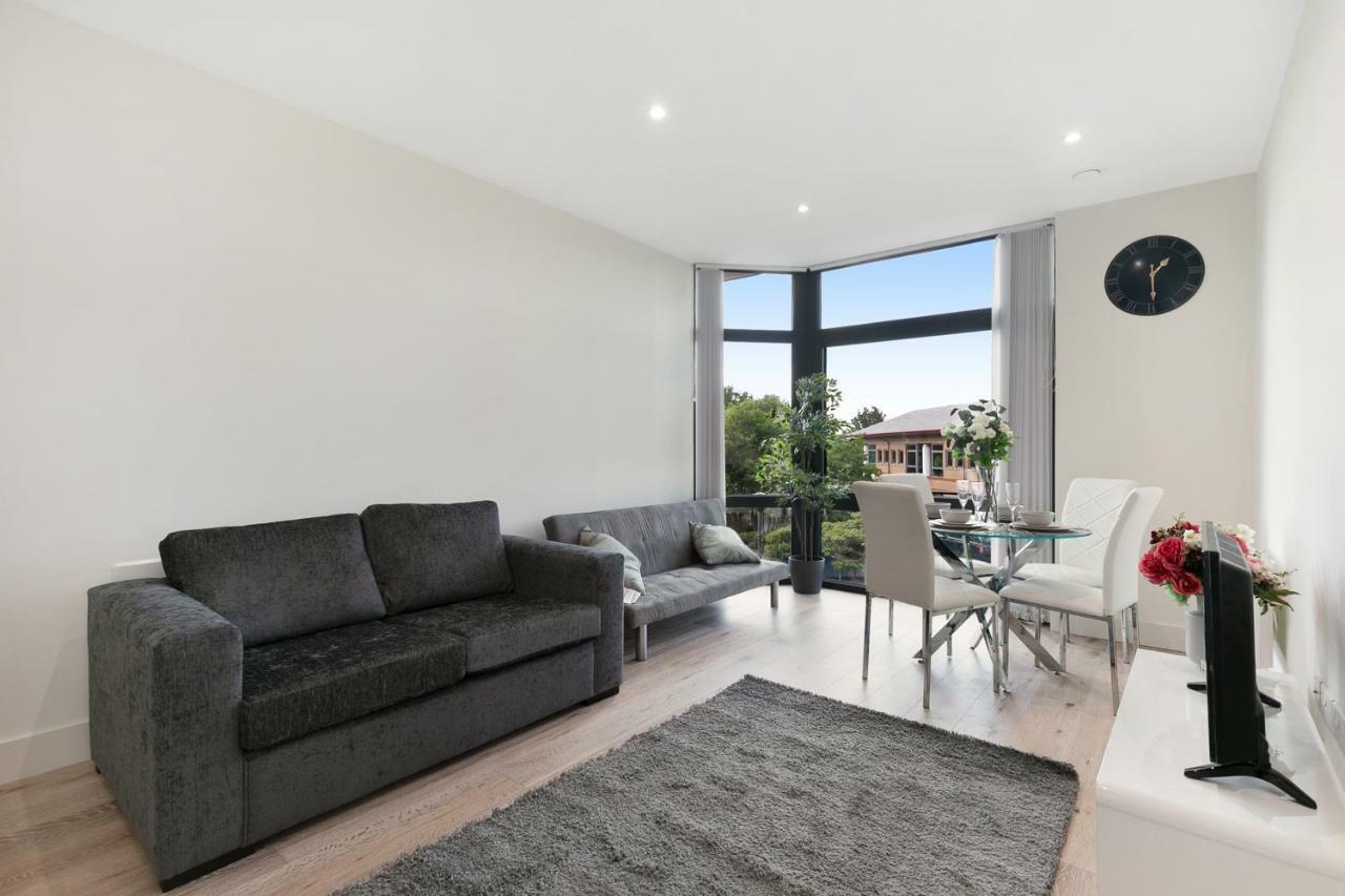 Mondial Apartments At Heathrow Harmondsworth Екстер'єр фото