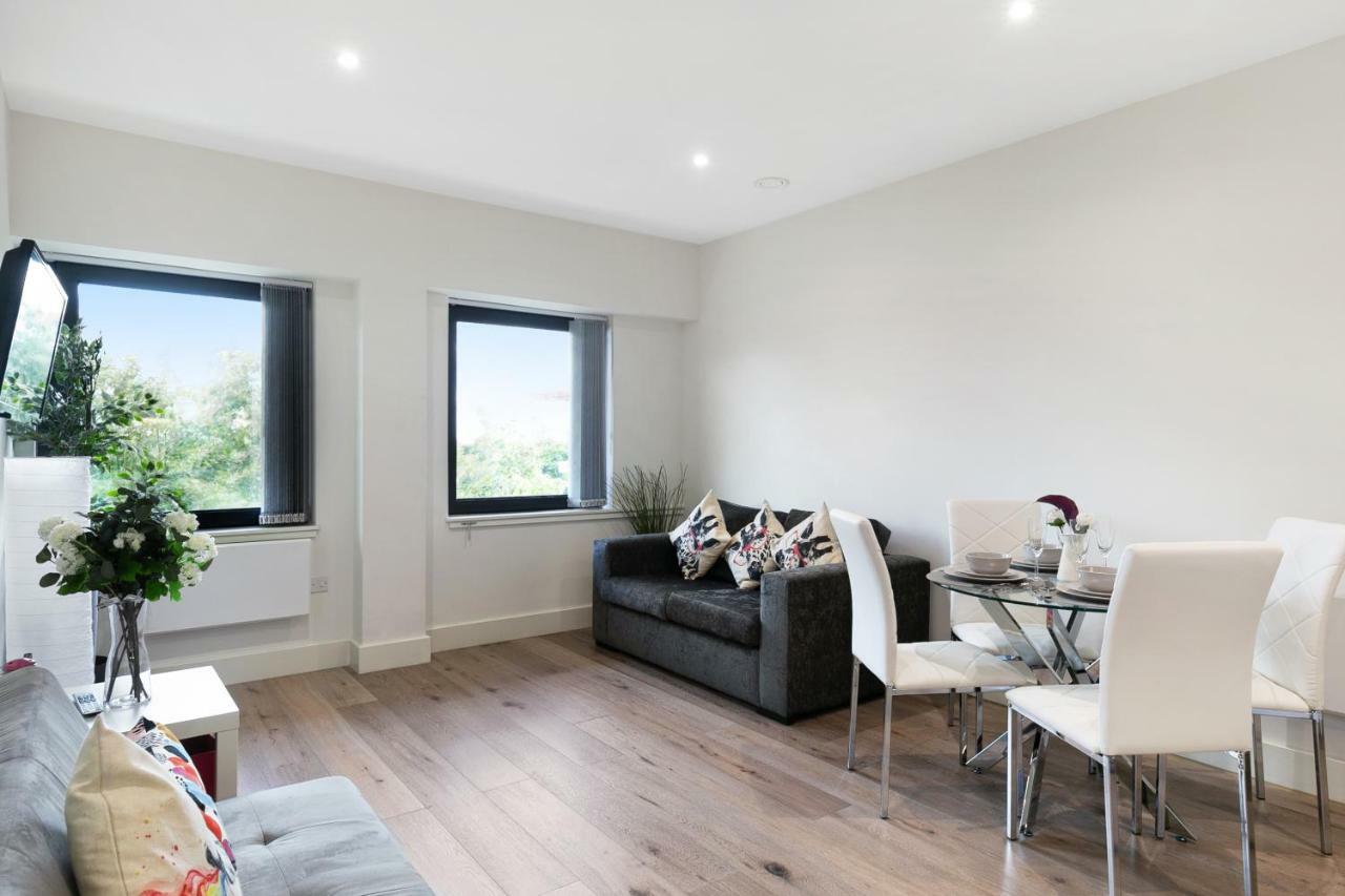 Mondial Apartments At Heathrow Harmondsworth Екстер'єр фото