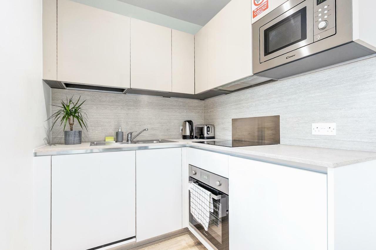 Mondial Apartments At Heathrow Harmondsworth Екстер'єр фото