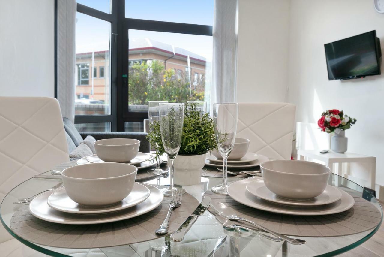 Mondial Apartments At Heathrow Harmondsworth Екстер'єр фото
