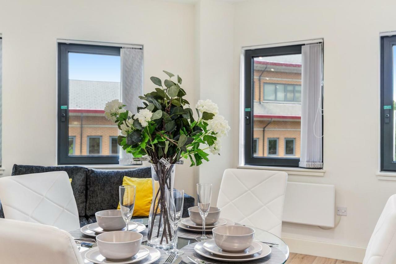 Mondial Apartments At Heathrow Harmondsworth Екстер'єр фото