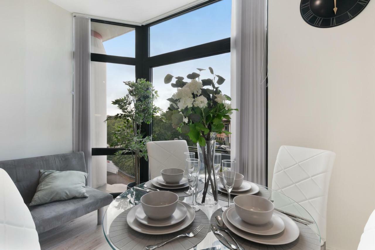 Mondial Apartments At Heathrow Harmondsworth Екстер'єр фото