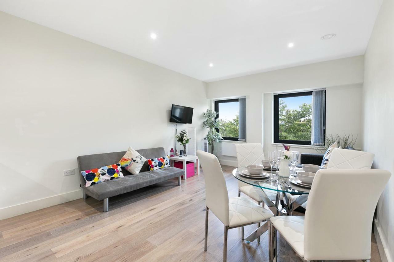 Mondial Apartments At Heathrow Harmondsworth Екстер'єр фото