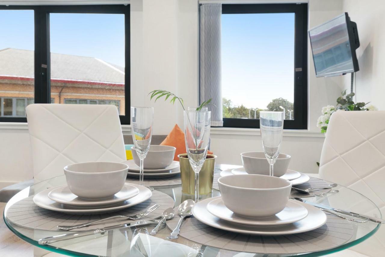 Mondial Apartments At Heathrow Harmondsworth Екстер'єр фото